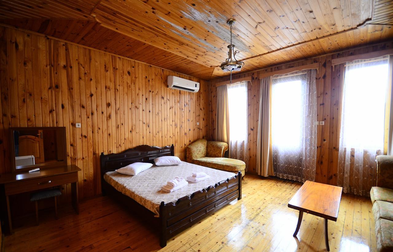 Zebo Hotel Batumi Esterno foto