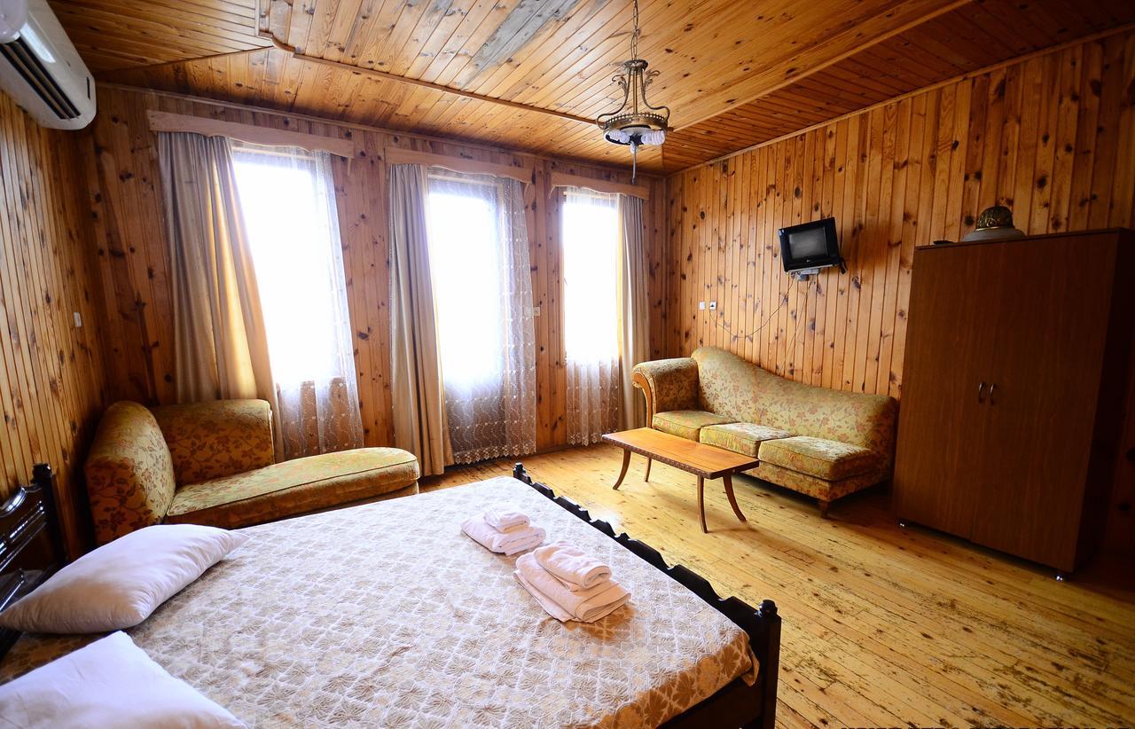 Zebo Hotel Batumi Esterno foto